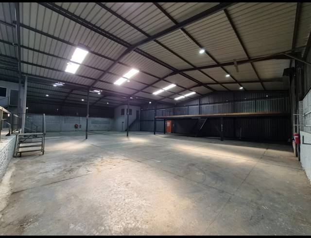 600M² WAREHOUSE TO LET IN WADEVILLE